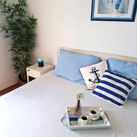 Blue View アパート